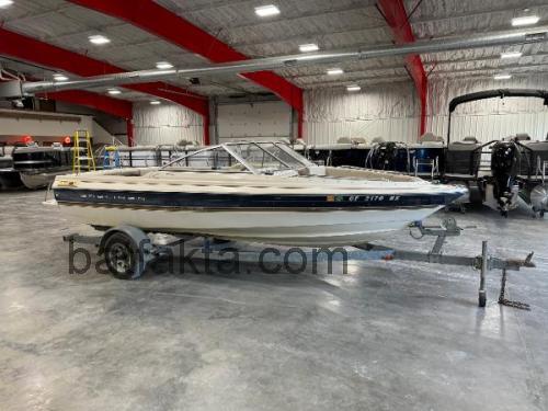 Bayliner 1950 Capri Bowrider recensioner och tekniska specifikationer